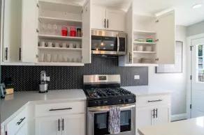 Elmhurst NEW - Super Clean Modern Farmhouse! - Image 2