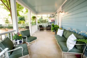 1 mi to Downtown 1.5 to Stadium Charming 3br house - Image 4