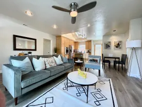 2 Bedroom Premium Elegant Suite/With Large Garden Lawn Front and Back Yard/Near Santana Row - Image 5