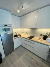 Modern Studio Apartment at The Hub - Rock View, Close to Spain and Airport - Image 5