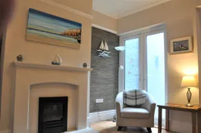 Beautiful and Spacious House Close to The Beach - Image 2