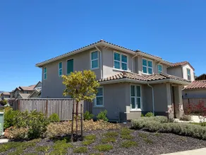 Comfy 4BR House w/AC for Family or Business - Image 2