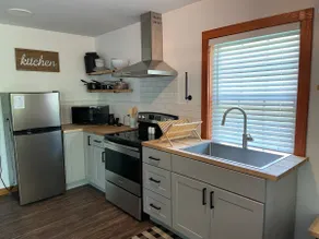 Wildflower Cabin A Luxury Riverfront Retreat - Image 4