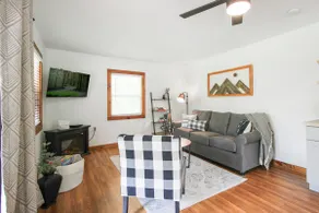 Bluebell Cabin Riverfront Luxury Retreat! - Image 3