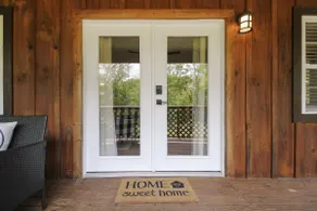 Wildflower Cabin A Luxury Riverfront Retreat - Image 3