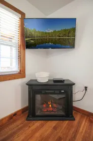 Bluebell Cabin Riverfront Luxury Retreat! - Image 5