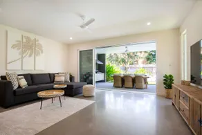 Sand Bubbles Private Home Sleeps 8 - Image 2