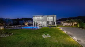 Mika Villa - Image 4