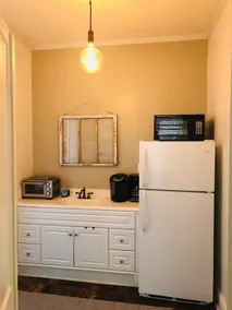 Centrally located in Historic Biloxi. - Image 5
