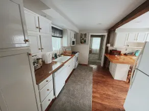 Quiet renovated cottage by Seabreeze - Image 2