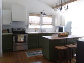 Centrally located Pickett Hill house - Image 4