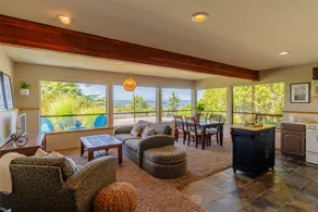 Sound View Retreat at Alki Beach - Image 2