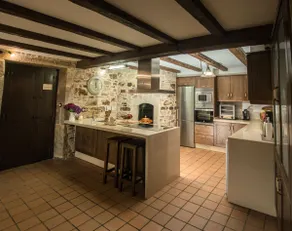 country house with pool - Image 4