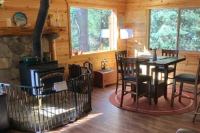 Fully Equipped Beautiful Mountain Cabin/ Game Room - Image 3