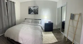 Suite Minutes to Toronto Pearson Airport! - Image 3