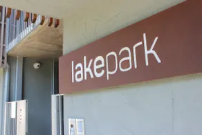 Lake apartment with a terrace - Image 3