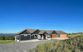 The \"Deckhouse\" Lakehouse Estate at Lake Mac - Image 2