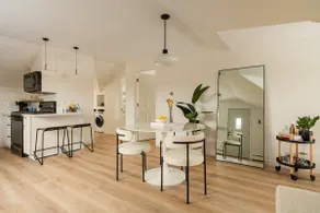 The Retreat on Randolph a modern upper duplex unit - Image 2