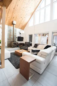 Equinox Luxurious waterfront chalet with spa - Image 2