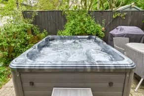 Spring deals, private hot tub! - Image 4