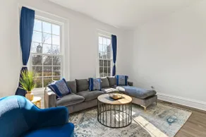 Casa Soleada in East Rock near DT and Yale SOM with FREE Parking and King Bed - Image 5