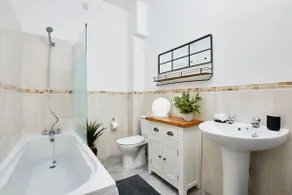 Modern Apt; Close To EMA • FREE Gym & Pool Access - Image 5