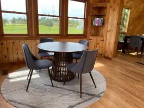 Large & Sunny Lakefront Home  - Image 5