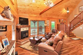 The Circle P Custom Log Cabin in the TN Valley - Image 5