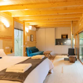 Cabin between forest and vineyard with Jacuzzi - Image 5