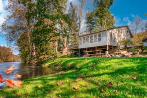 Riverfront Cabin w/ amazing views! Summer escape - Image 4