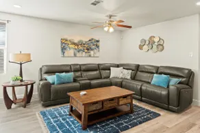 *NEW* COMFY FRISCO Retreat 7 BEDS, 6 SMART TVs - Image 3
