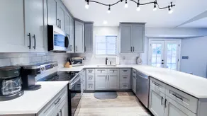 $0 Fees-Modern Home; Easy to Downtown/Scenic Trail - Image 2