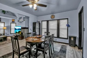 Modern 3 bedrooms 2nd Floor Apt with Air-Cond - Image 3