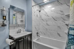 Modern 3 bedrooms 2nd Floor Apt with Air-Cond - Image 2