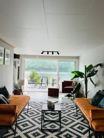 House with magnificent lake view, sauna and jetty - Image 2