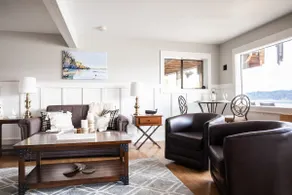 Breathtaking Waterfront Apartment - Image 4