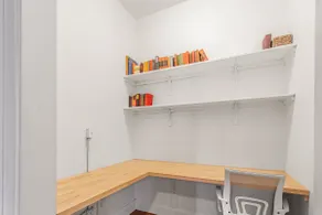 Historic, Charming Downtown Studio w/ EZ Check In - Image 5