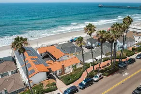Oceanview Queen Suite Steps from the Sand (302) - Image 2