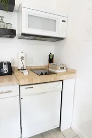 Newly & Cozy 1 Bed & 1 Bath in Vland - 90 days Min - Image 4