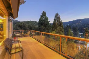 Magical lake house with spectacular views - Image 5
