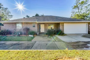 Modern East Hill Home, Premier Location! - Image 2