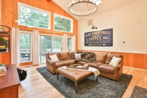 Lake Laura passes! 5B/4Ba, XL kitchen, firepit - Image 3