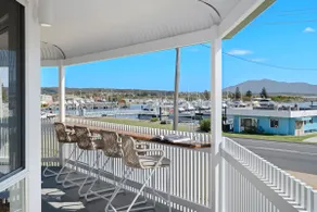 Harbourview House Luxe Apartment - Image 3