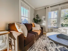 The Cottage @ West Pine - Downtown Hattiesburg - Image 3
