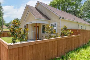 4 Bdrms. (2 Kngs 2 Qns) 1 Office & 2-Car Garage. - Image 2