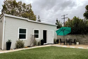 Detached GuestHouse W/D + Parking - Image 2