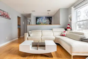 Stunning 3bedroom modern home closed to everything - Image 5