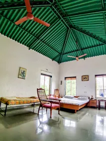 Serene 1-bedroom with patio farm stay - Image 4