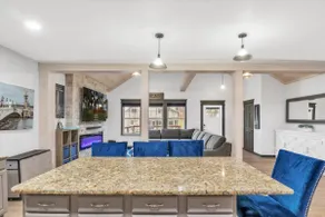 Contemporary, cozy,  hidden gem close to wineries - Image 3