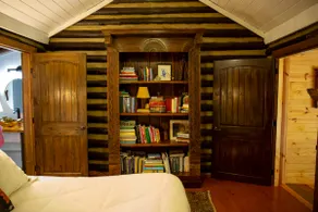 Designer 1880s Log Cabin - 2 Private King Suites - Walk to Mentone - Image 5